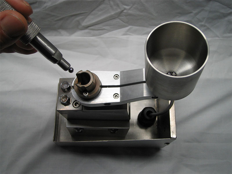 PRODUCT 03｜ベアリングボール1個取出装置（5mm玉／10mm玉）